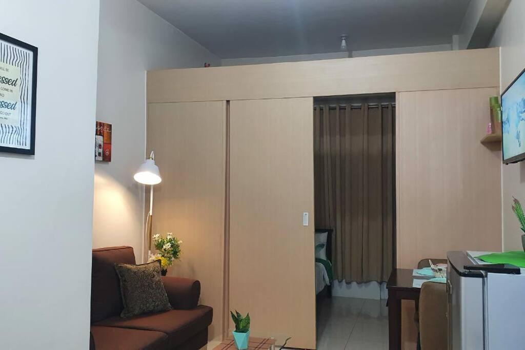 Cherolds Place Lovely 1 Bedroom Condo With Balcony Манила Экстерьер фото