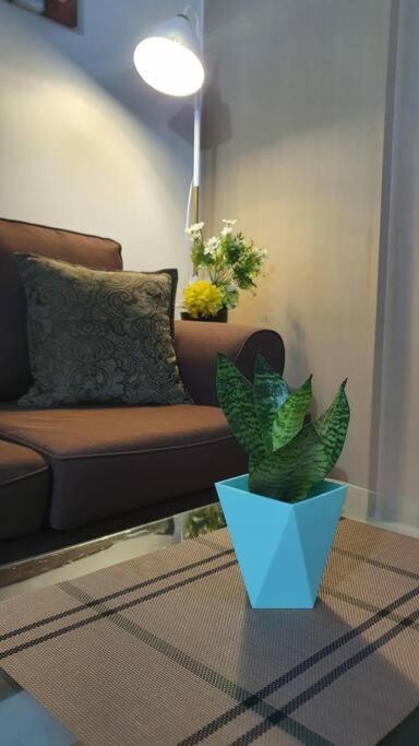 Cherolds Place Lovely 1 Bedroom Condo With Balcony Манила Экстерьер фото