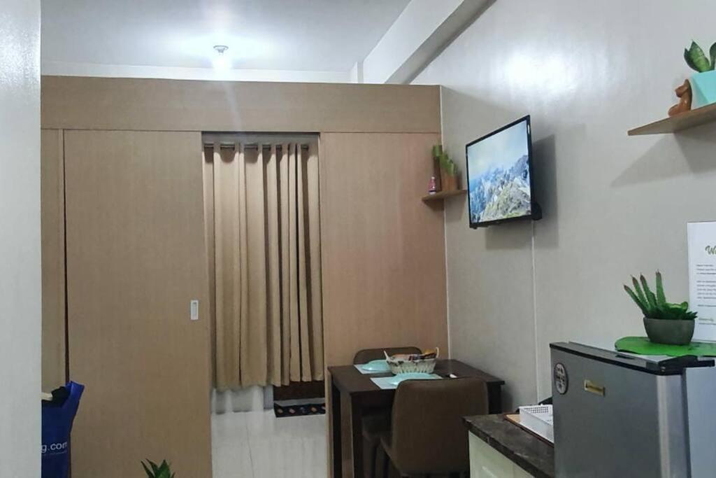 Cherolds Place Lovely 1 Bedroom Condo With Balcony Манила Экстерьер фото